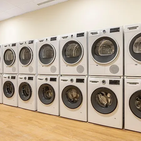 B48 Feria Apartahotel 4*