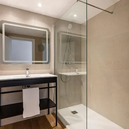 B48 Feria Apartahotel 4*