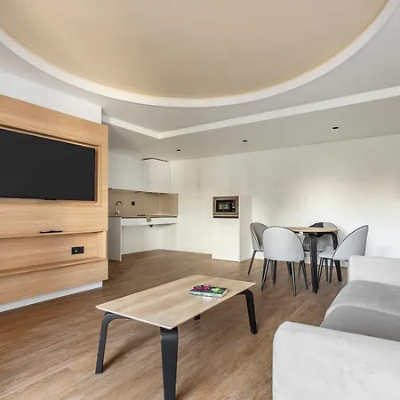 Apartahotel B48 Feria