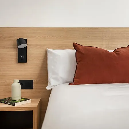 B48 Feria Apartahotel