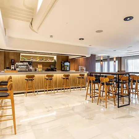 Apartahotel B48 Feria