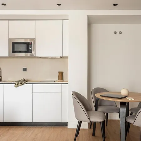 B48 Feria Apartahotel Valencia