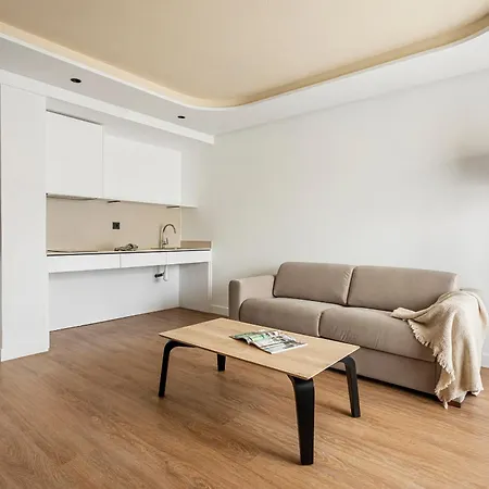 B48 Feria Apartahotel